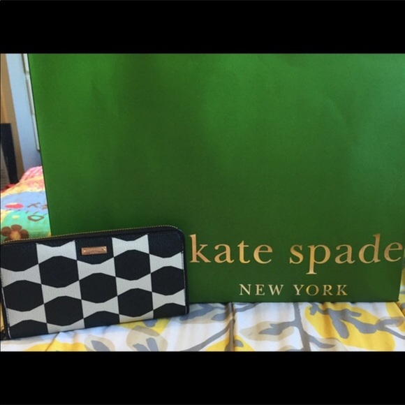 🌺Kate Spade Hawaii Exclusive Bow Tie Wallet🌸 - Picture 1 of 4